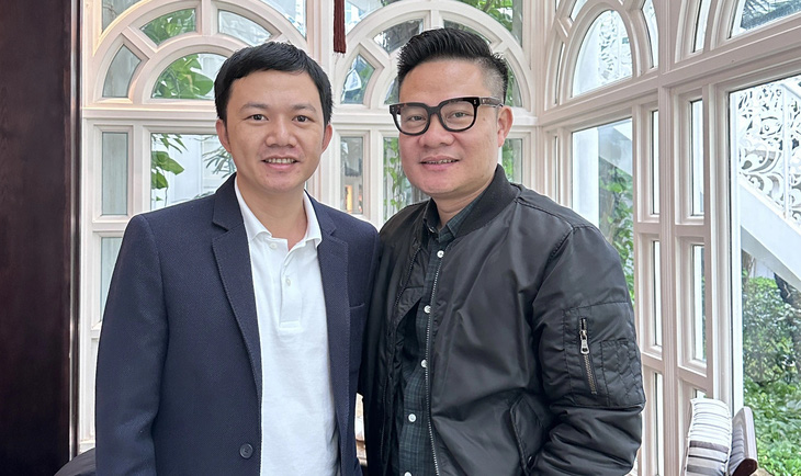 Nghệ sĩ Hoàng Tùng (bìa phải) và nhạc sĩ Nguyễn Bá Hùng - Ảnh: NVCC Nghệ sĩ Hoàng Tùng (bìa phải) và nhạc sĩ Nguyễn Bá Hùng - Ảnh: NVCC