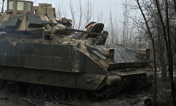 Thiết giáp Bradley Ukraine tại vị trí gần Avdeevka hôm 11/2. Ảnh: AFP