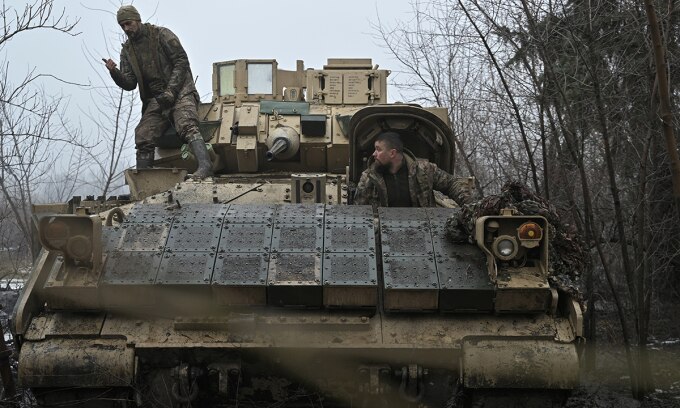 Thiết giáp Bradley Ukraine tại vị trí gần Avdeevka hôm 11/2. Ảnh:AFP