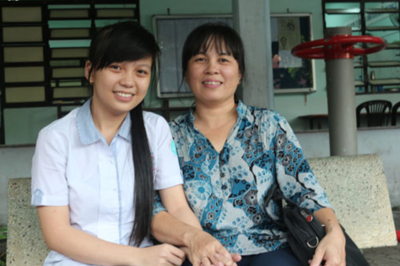 Thủ khoa ngày ấy và bây giờ: Ước mơ bác sĩ thành sự thật - Ảnh 1. Thủ khoa ngày ấy và bây giờ: Ước mơ bác sĩ thành sự thật - Ảnh 1.