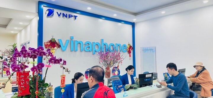 VNPT bố trí điểm giao dịch phục vụ khách hàng trong suốt thời gian nghỉ tết.