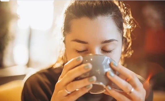 Vì sao nên 'tránh xa' cà phê sau khi uống rượu?- Ảnh 1. Vì sao nên 'tránh xa' cà phê sau khi uống rượu?- Ảnh 1.
