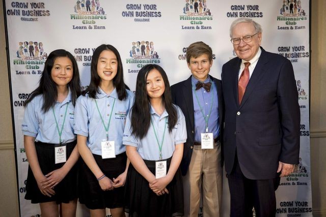 Warren Buffett và 9 nguyên tắc dạy con để chúng lớn lên không trở thành những kẻ nghèo khó - Ảnh 1. Warren Buffett và 9 nguyên tắc dạy con để chúng lớn lên không trở thành những kẻ nghèo khó - Ảnh 1.