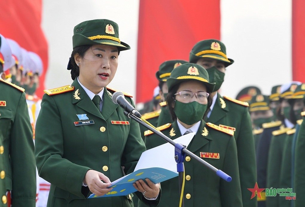 Quân đội hướng tới bỏ chiếc mũ mềm của nữ sĩ quan - 1 Quân đội hướng tới bỏ chiếc mũ mềm của nữ sĩ quan - 1