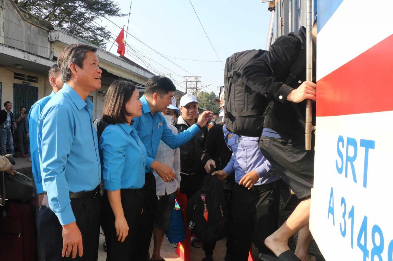 cong-nhan-3-506 - Vietnam.vn cong nhan 3.jpg