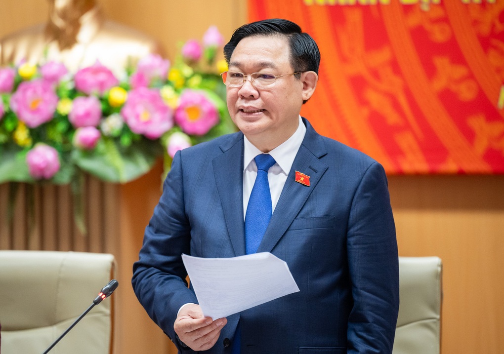 Chủ tịch Quốc hội: Đừng bao giờ bố trí giáo dục, y tế đá vị trí tiền đạo - 1 Chủ tịch Quốc hội: Đừng bao giờ bố trí giáo dục, y tế đá vị trí tiền đạo - 1