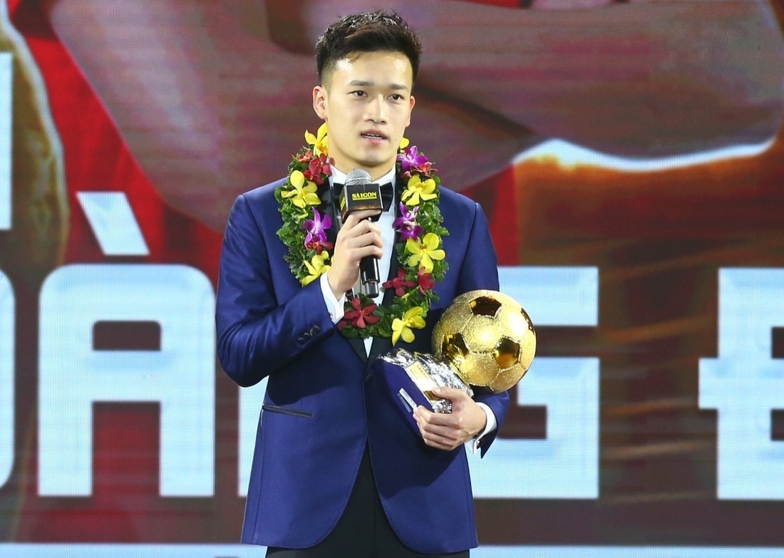 Hoàng Đức, Kim Thanh là Quả bóng vàng Việt Nam 2023- Ảnh 1. Nguyễn Hoàng Đức là chủ nhân Quả bóng vàng năm 2023 - Ảnh: QUANG THỊNH