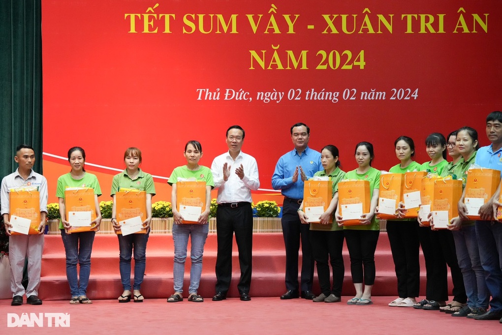 Chủ tịch nước chia sẻ với người lao động không thể về quê sum vầy dịp Tết - 4 Chủ tịch nước chia sẻ với người lao động không thể về quê sum vầy dịp Tết - 4