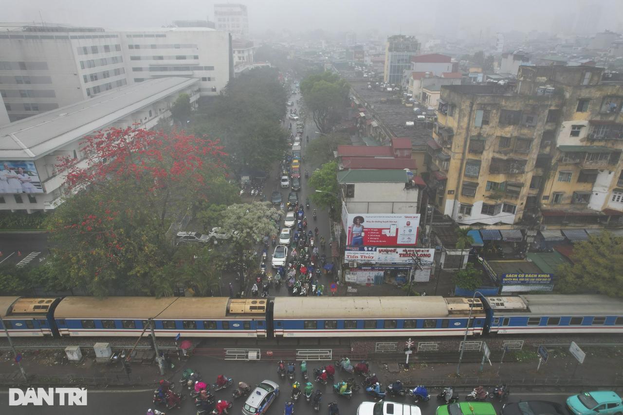 Hà Nội mùa hoa gạo nở trong sương mờ trắng - 1 Hà Nội mùa hoa gạo nở trong sương mờ trắng - 1