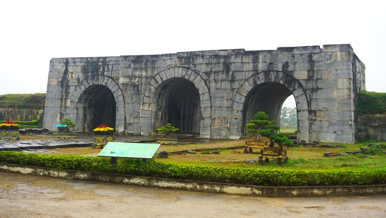 Vì sao đôi rồng đá ở Thành nhà Hồ bị cụt đầu?- Ảnh 8. - Vietnam.vn Vì sao đôi rồng đá ở Thành nhà Hồ bị cụt đầu?- Ảnh 8.