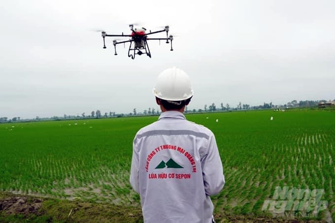 z3498592053955_430078dc55858a2c00a75d9b56849a53-123424_284-123424.jpg Chưa bao giờ nông dân lại nhàn khi tham gia liên kết với Sepon Group trồng lúa hữu cơ. Ảnh: Võ Dũng.