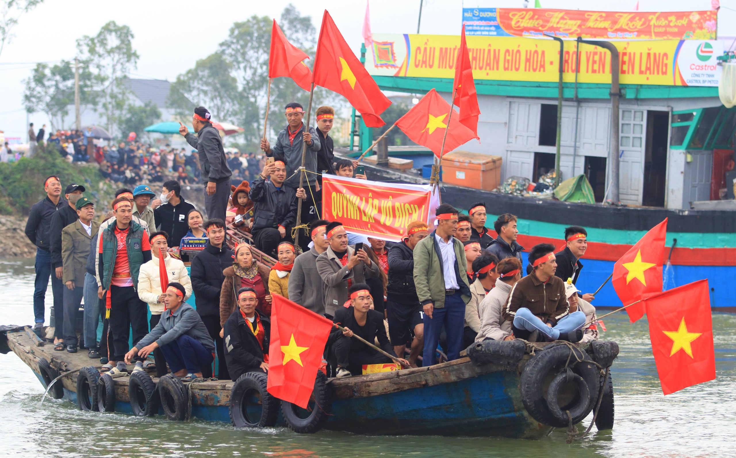 Dòng sông Mai Giang chảy qua thị xã nào của Nghệ An, có lễ hội gì mà vạn người trên bờ cổ vũ?- Ảnh 15. Dòng sông Mai Giang chảy qua thị xã nào của Nghệ An, có lễ hội gì mà vạn người trên bờ cổ vũ?- Ảnh 15.