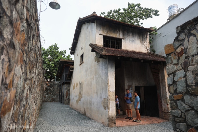 Một góc bảo tàng Chứng tích chiến tranh tái hiện hình ảnh nhà tù Côn Đảo. Ảnh: Quỳnh Trần