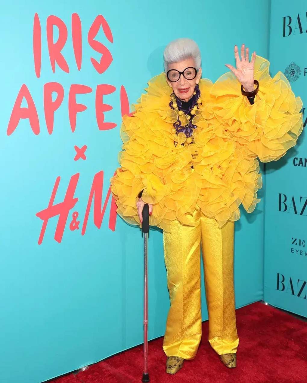 Biểu tượng thời trang thế giới Iris Apfel qua đời ở tuổi 102 - 2 Biểu tượng thời trang thế giới Iris Apfel qua đời ở tuổi 102 - 2