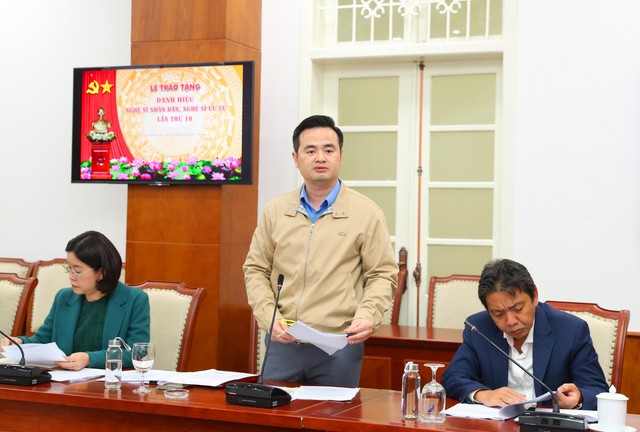 Bộ trưởng Nguyễn Văn Hùng: Lễ trao tặng danh hiệu NSND, NSƯT lần thứ 10 tôn vinh vai trò của người nghệ sĩ trong công cuộc đóng góp cho sự phát triển của văn hóa nghệ thuật - Ảnh 2. Bộ trưởng Nguyễn Văn Hùng: Lễ trao tặng danh hiệu NSND, NSƯT lần thứ 10 tôn vinh vai trò của người nghệ sĩ trong công cuộc đóng góp cho sự phát triển của văn hóa nghệ thuật - Ảnh 2.