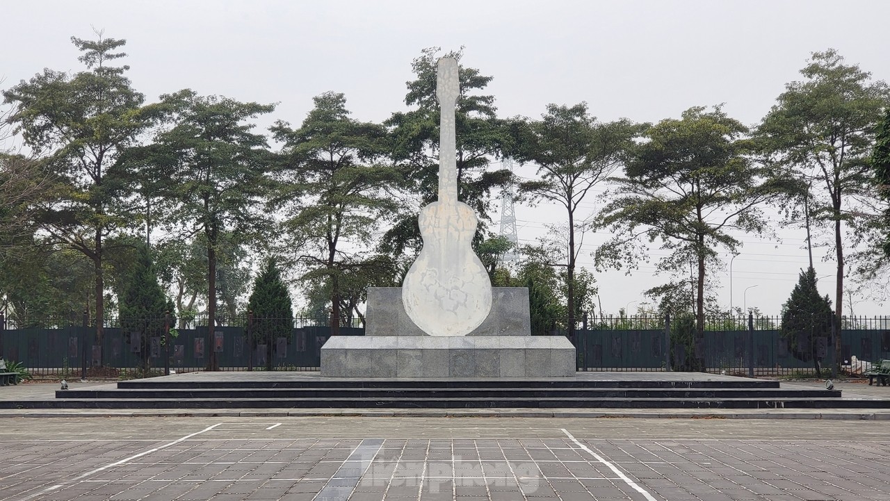 Hiện trạng công viên hình cây đàn guitar trị giá 200 tỷ đồng ở Hà Nội ảnh 19