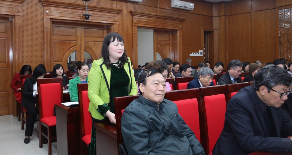 Các đại biểu nêu ý kiến góp ý tại Hội nghị Ủy ban Mặt trận Tổ quốc Việt Nam TP Hà Nội lần thứ mười bốn