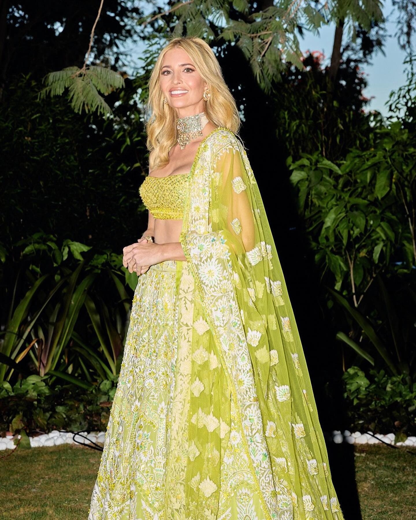 Ivanka Trump đẹp lộng lẫy, gợi cảm ở tiệc của gia đình tỷ phú giàu nhất châu Á- Ảnh 2. Ivanka Trump đẹp lộng lẫy, gợi cảm ở tiệc của gia đình tỷ phú giàu nhất châu Á- Ảnh 2.