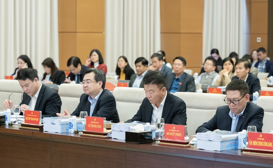 Lãnh đạo các Bộ, ngành Trung ương tham dự buổi làm việc. Ảnh: Quochoi.vn