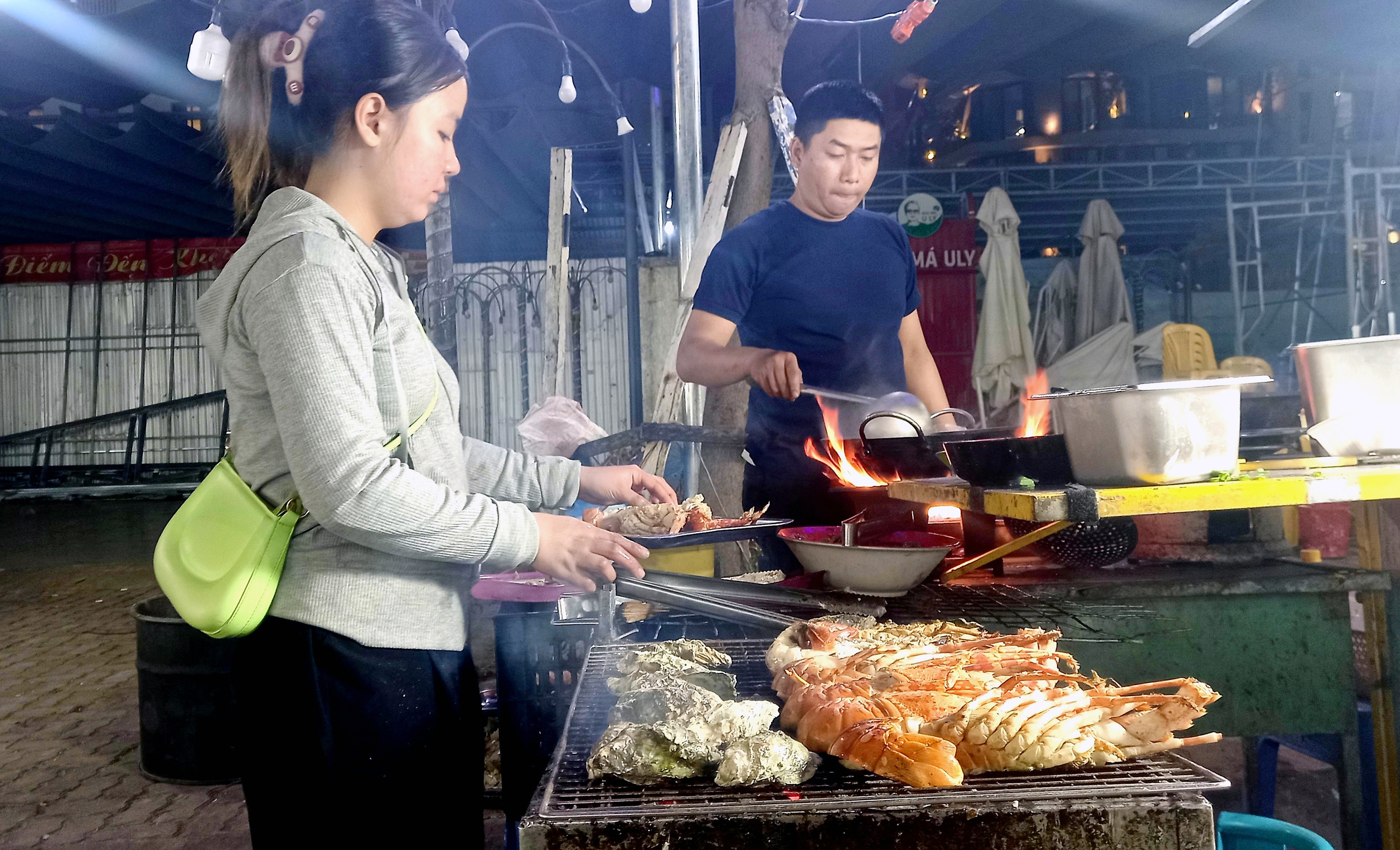 Khám phá du lịch đêm ở phố Tây An Thượng- Ảnh 6. Khám phá du lịch đêm ở phố Tây An Thượng- Ảnh 6.