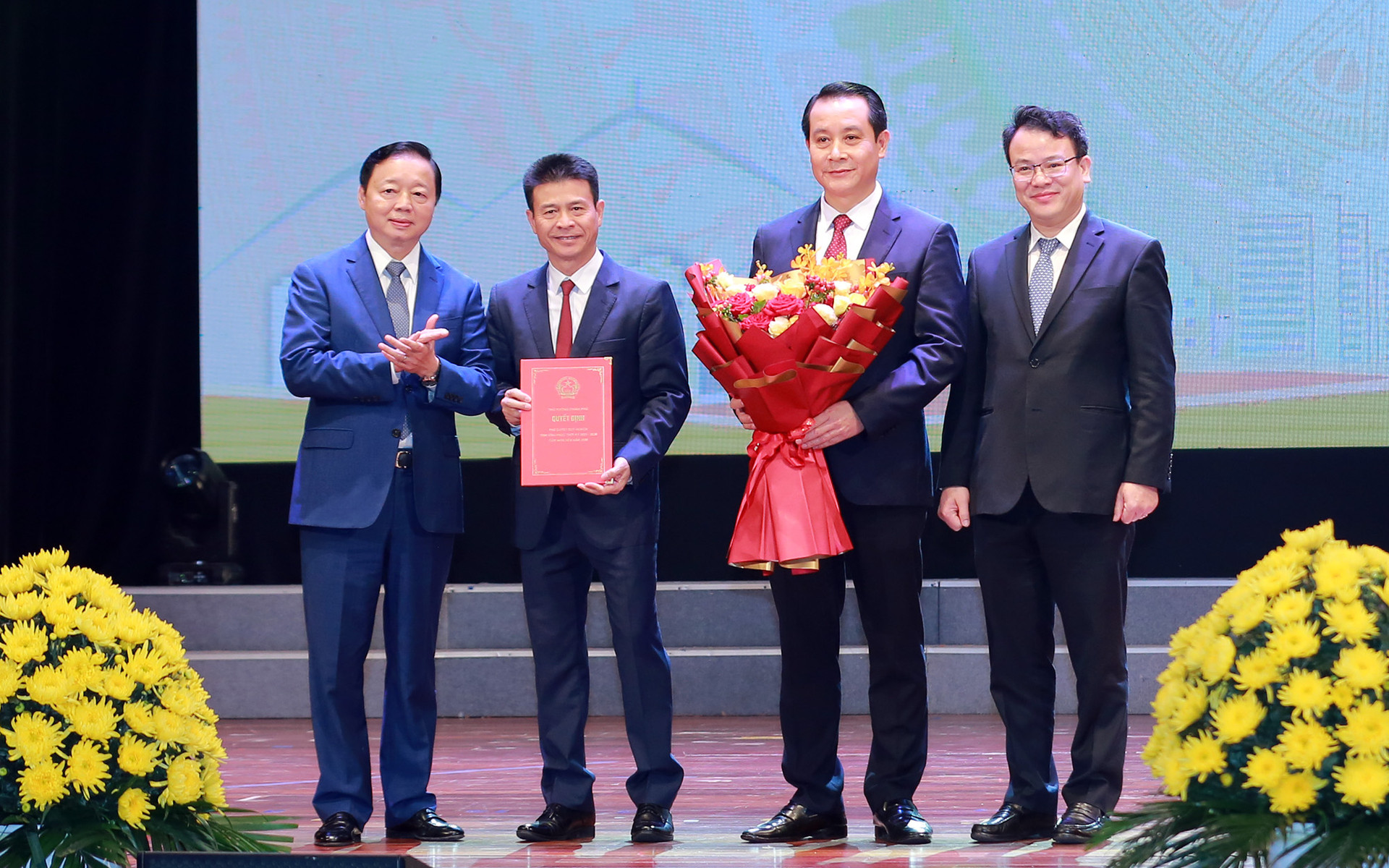 Vĩnh Phúc cần ưu tiên hạ tầng xanh, tiêu chí đầu tư xanh- Ảnh 2. Vĩnh Phúc cần ưu tiên hạ tầng xanh, tiêu chí đầu tư xanh- Ảnh 2.