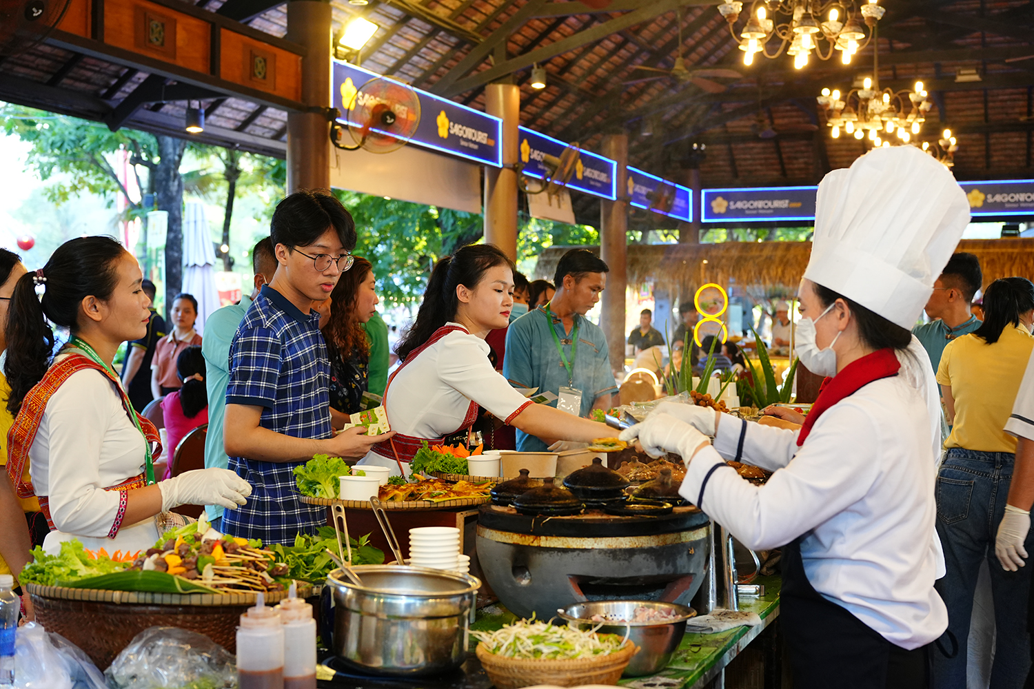 ‘Săn’ 7.000 vé ưu đãi 10% tại sự kiện ẩm thực 2024 của Saigontourist Group- Ảnh 2. ‘Săn’ 7.000 vé ưu đãi 10% tại sự kiện ẩm thực 2024 của Saigontourist Group- Ảnh 2.