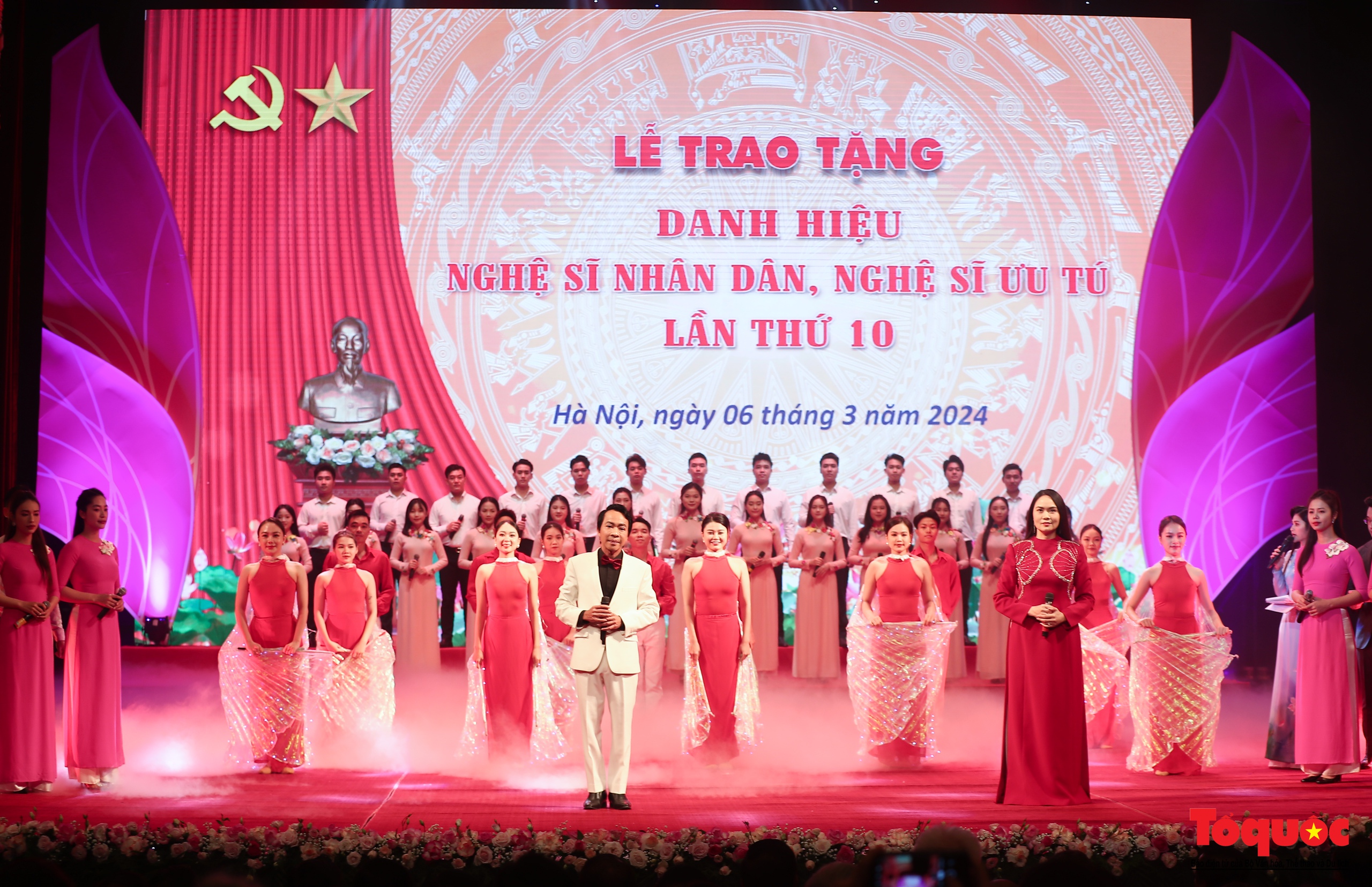 Toàn cảnh Lễ trao tặng danh hiệu Nghệ sĩ Nhân dân, Nghệ sĩ Ưu tú lần thứ 10 - Ảnh 25. Toàn cảnh Lễ trao tặng danh hiệu Nghệ sĩ Nhân dân, Nghệ sĩ Ưu tú lần thứ 10 - Ảnh 25.