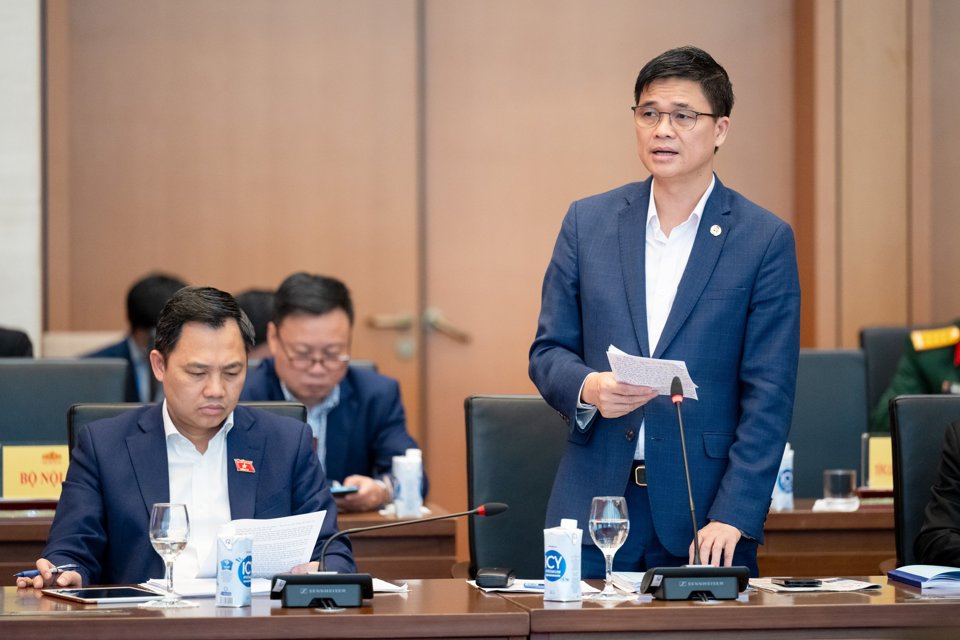 Phó Chủ tịch Tổng Liên đoàn Lao động Việt Nam Ngọ Duy Hiểu phát biểu tại Hội nghị. Ảnh: Quochoi