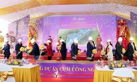 Các đại biểu khởi công Dự án Cụm công nghiệp Đông Phú Yên