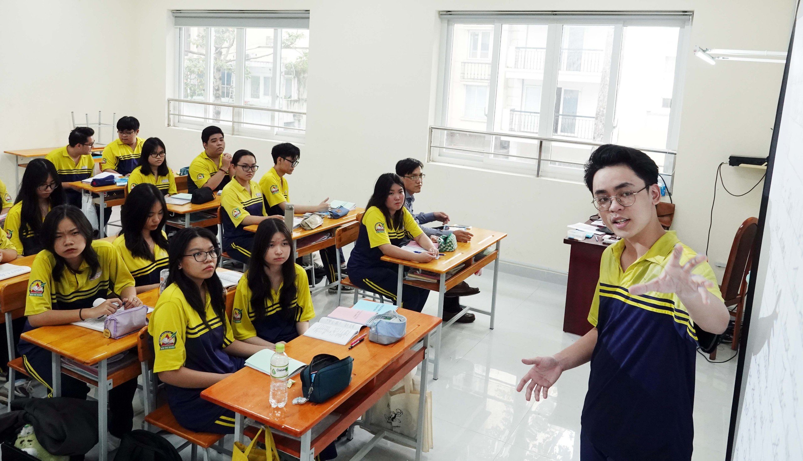 Để không quá tải khi ôn thi tốt nghiệp THPT và đánh giá năng lực- Ảnh 2. Để không quá tải khi ôn thi tốt nghiệp THPT và đánh giá năng lực- Ảnh 2.