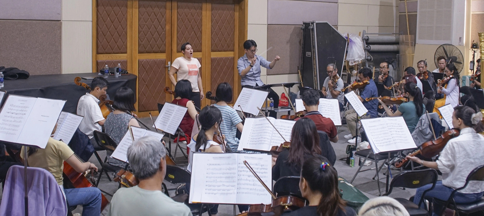 Hậu trường tập luyện cho đên concert Famous Italian Arias tối 9-3 - Hậu trường tập luyện cho đên concert Famous Italian Arias tối 9-3 - Ảnh: H.VY