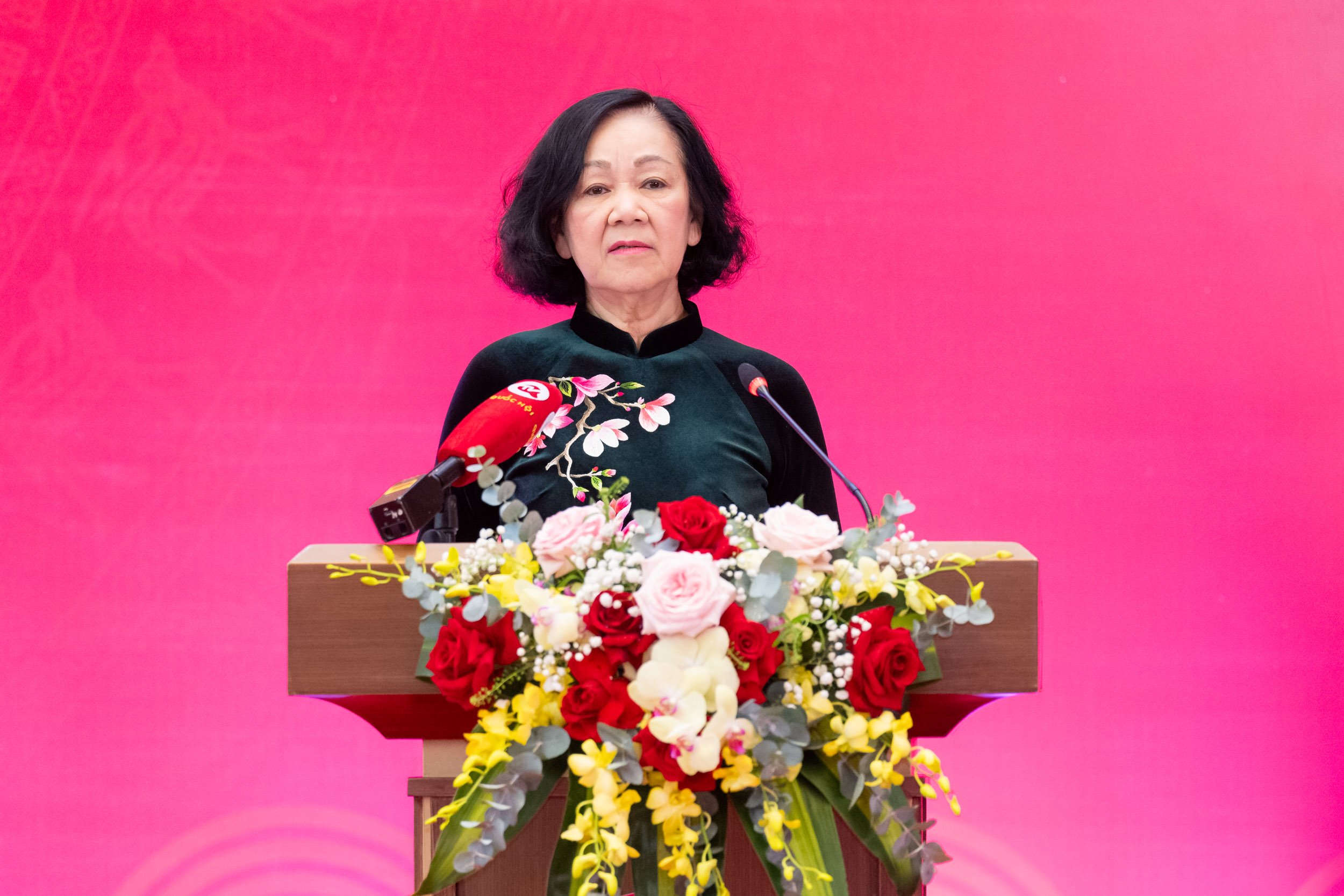 Chủ tịch Quốc hội Vương Đình Huệ nhận Huy hiệu 40 năm tuổi Đảng- Ảnh 2. Chủ tịch Quốc hội Vương Đình Huệ nhận Huy hiệu 40 năm tuổi Đảng- Ảnh 2.