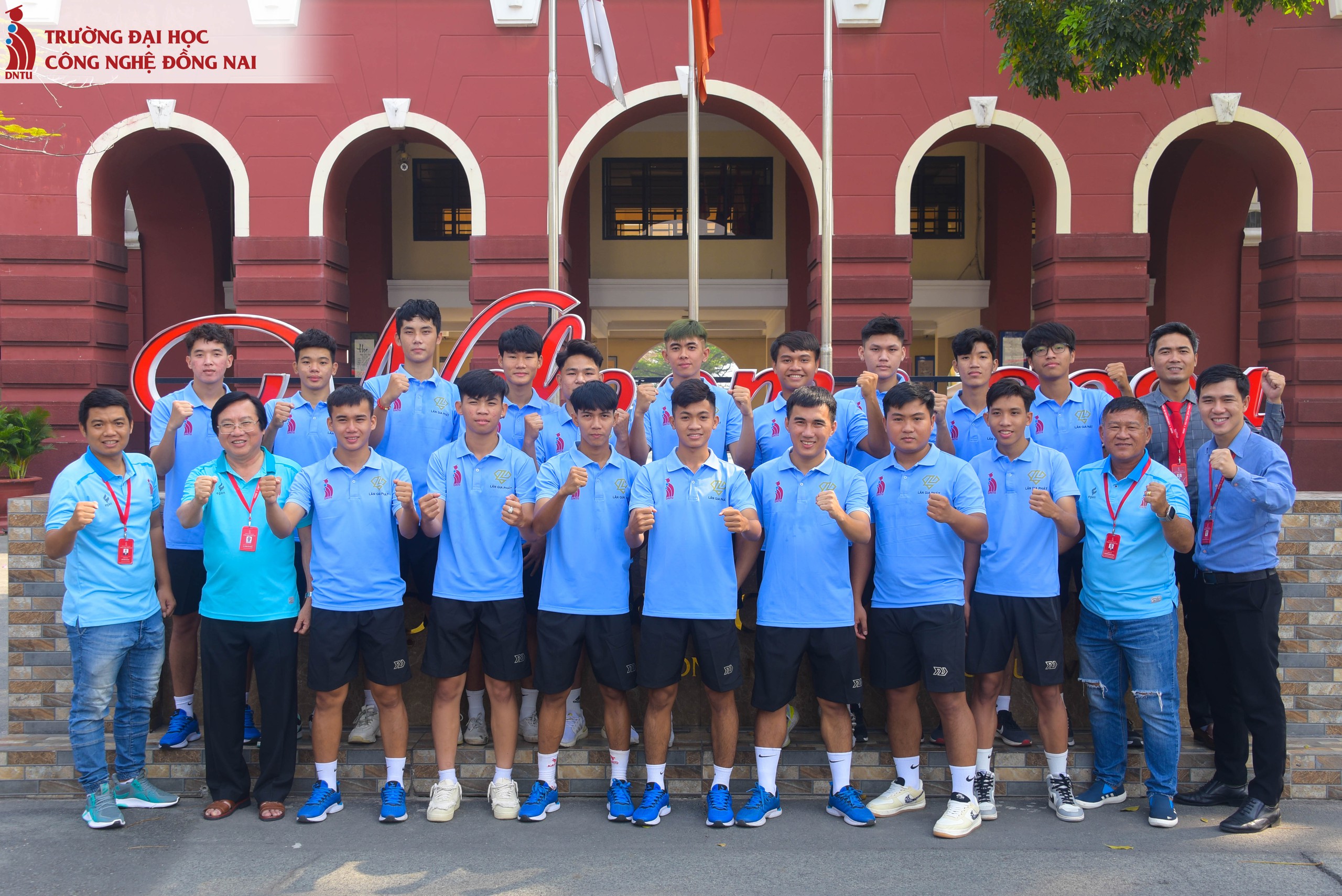 Thầy trò Trường ĐHCN Đồng Nai hướng đến văn hóa bóng đá đẹp tri thức Thầy trò Trường ĐHCN Đồng Nai hướng đến văn hóa bóng đá đẹp tri thức