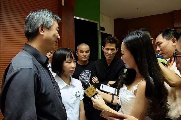Nữ thần đồng kì lạ của Trung Quốc 12 tuổi vào Đại học Y vì quá giỏi hiện tại ra sao? - Ảnh 3. Nữ thần đồng kì lạ của Trung Quốc 12 tuổi vào Đại học Y vì quá giỏi hiện tại ra sao? - Ảnh 3.
