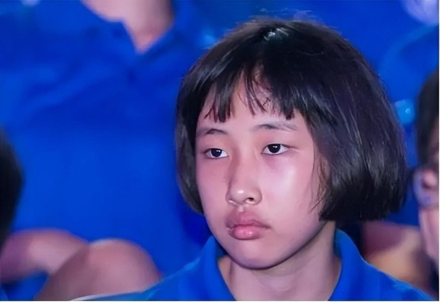 Nữ thần đồng kì lạ của Trung Quốc 12 tuổi vào Đại học Y vì quá giỏi hiện tại ra sao? - Ảnh 2. Nữ thần đồng kì lạ của Trung Quốc 12 tuổi vào Đại học Y vì quá giỏi hiện tại ra sao? - Ảnh 2.