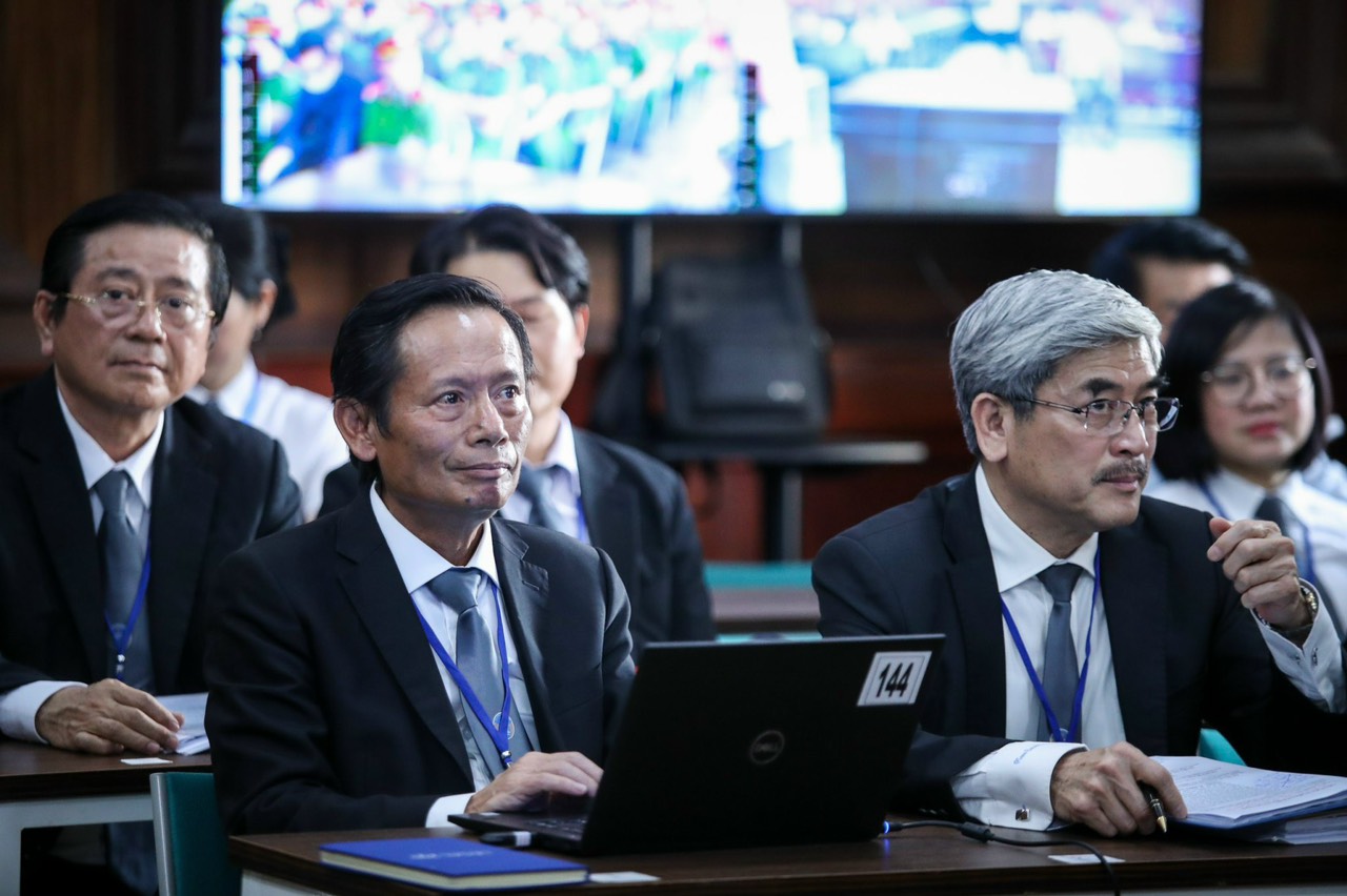 Bị cáo Trương Mỹ Lan khai 'không nhớ cho 2 tỉ hay 40 tỉ đồng'- Ảnh 2. Bị cáo Trương Mỹ Lan khai 'không nhớ cho 2 tỉ hay 40 tỉ đồng'- Ảnh 2.