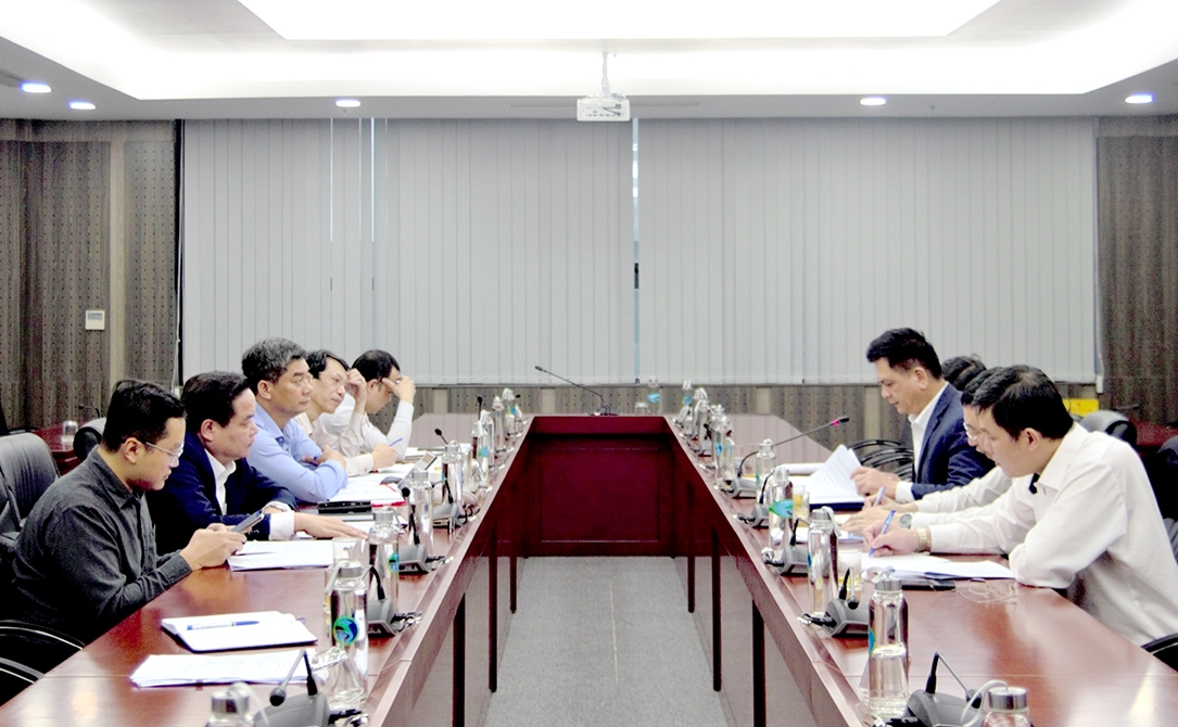 Quang cảnh buổi làm việc Quang cảnh buổi làm việc