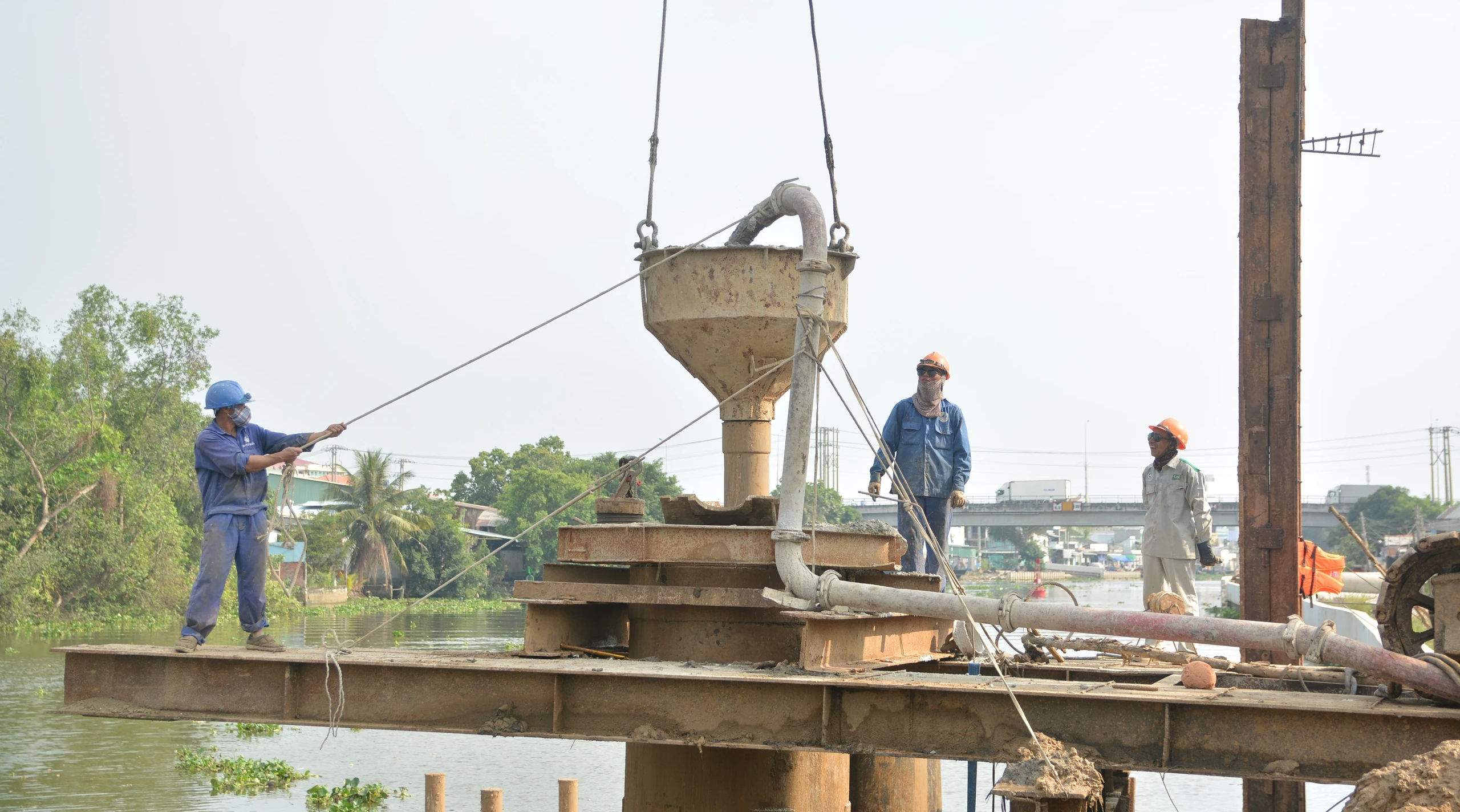 Long An đẩy nhanh tối đa tiến độ dự án đường Vành đai 3 TP.HCM- Ảnh 4. Long An đẩy nhanh tối đa tiến độ dự án đường Vành đai 3 TP.HCM- Ảnh 4.