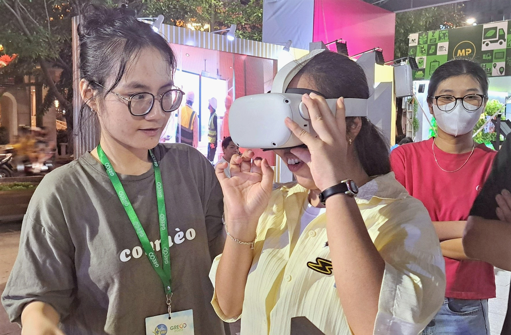 Trải nghiệm công nghệ mới là hoạt động không thể thiếu tại Lễ hội thanh niên TP.HCM 2024 - Ảnh: Q.NG. Trải nghiệm công nghệ mới là hoạt động không thể thiếu tại Lễ hội thanh niên TP.HCM 2024 - Ảnh: Q.NG.