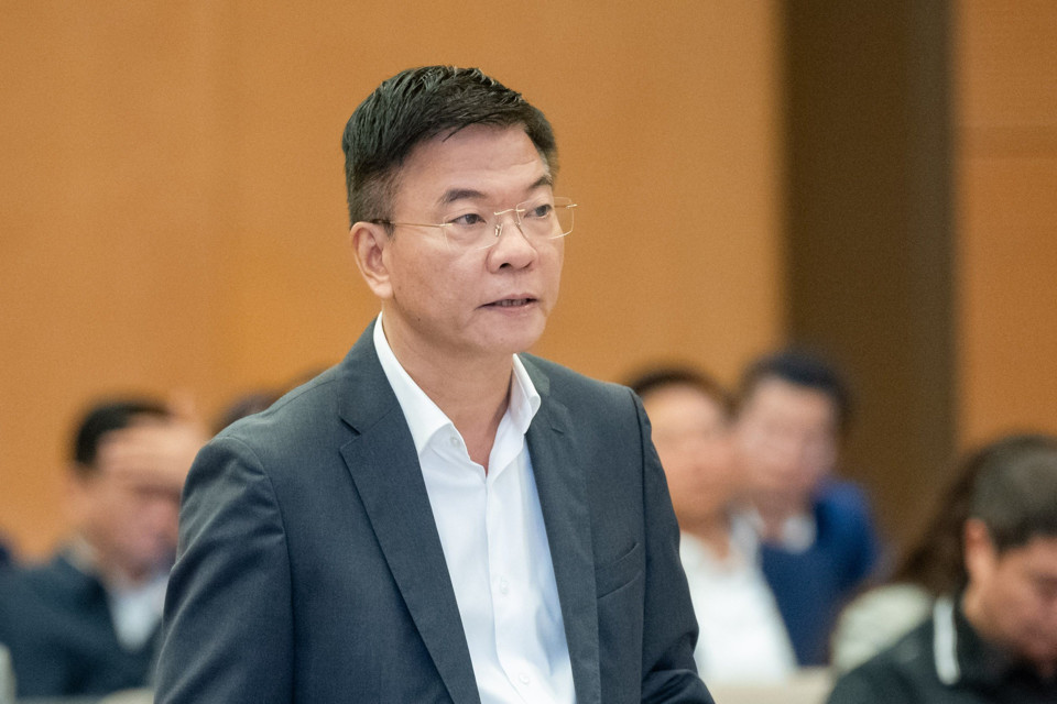 Bộ trưởng Bộ Tư pháp Lê Thành Long tiếp thu ý kiến Ủy ban Thường vụ Quốc hội.