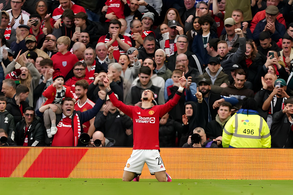 Man Utd 4-3 Liverpool: Rượt đuổi nghẹt thở và cú chốt ở phút 120 - 2 Man Utd 4-3 Liverpool: Rượt đuổi nghẹt thở và cú chốt ở phút 120 - 2