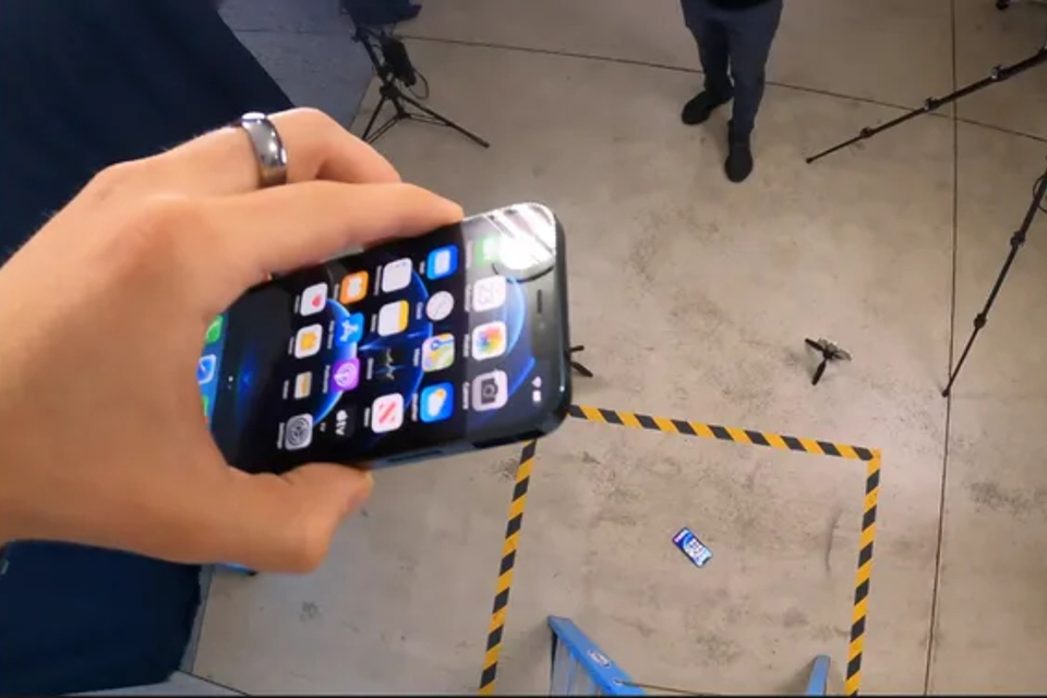 Miếng bảo vệ màn hình iPhone có còn cần thiết?- Ảnh 3. Miếng bảo vệ màn hình iPhone có còn cần thiết?- Ảnh 3.