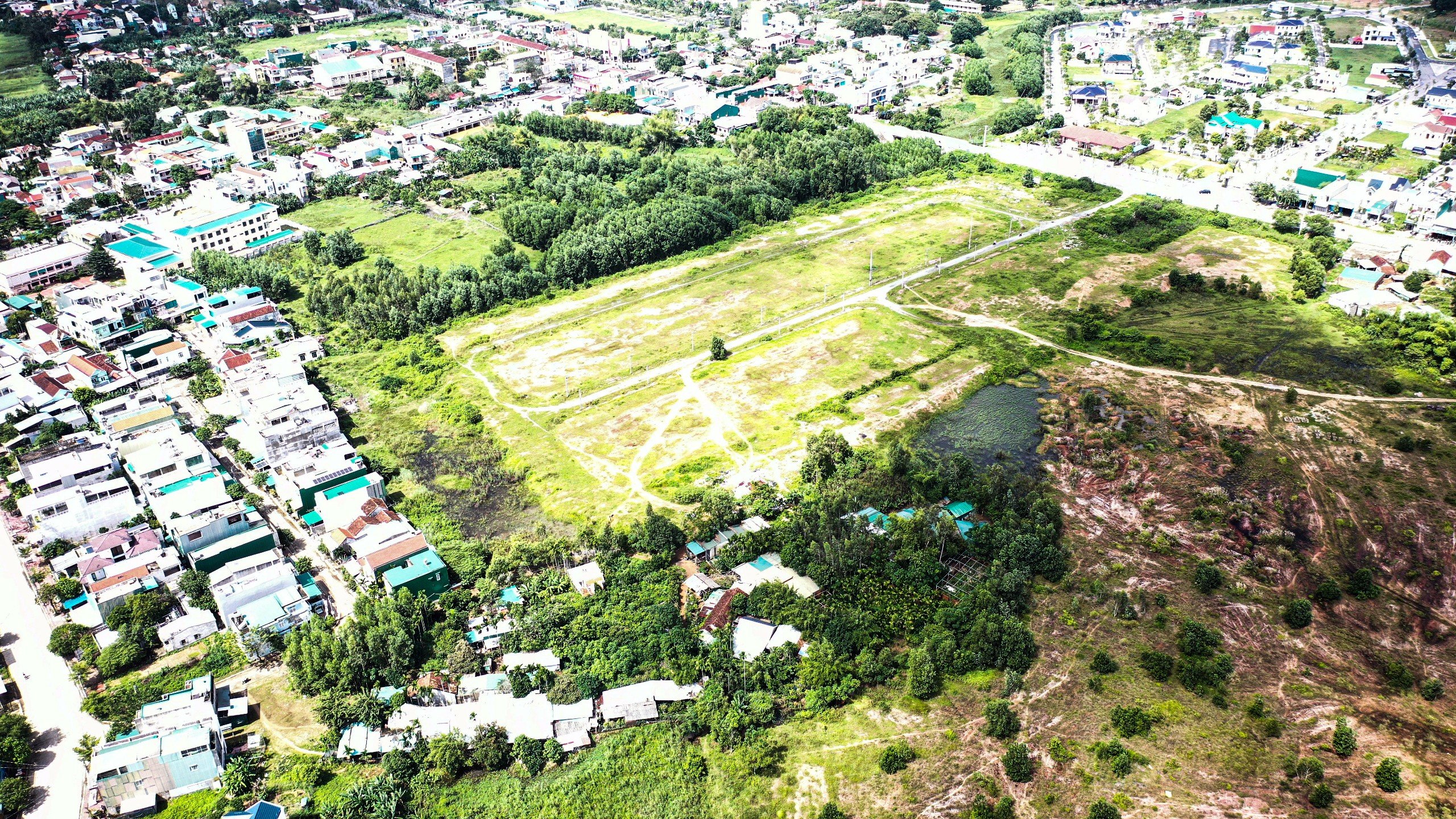 'Tồn kho' hàng chục ngàn lô đất nền ở Quảng Ngãi- Ảnh 3. 'Tồn kho' hàng chục ngàn lô đất nền ở Quảng Ngãi- Ảnh 3.