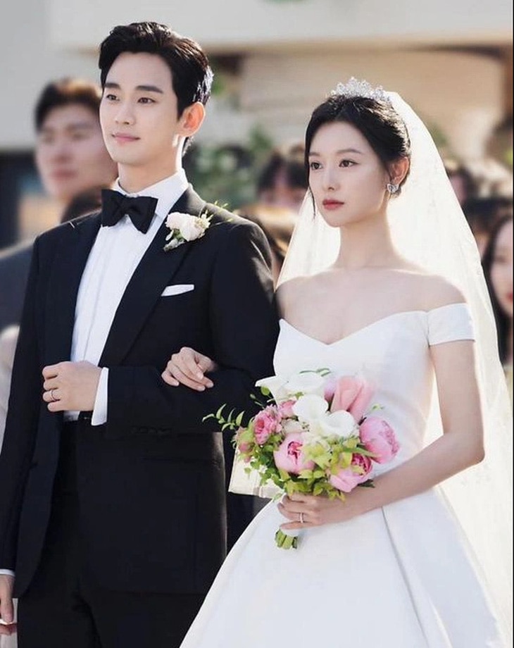 Đám cưới đẹp như mơ trong phim Nữ hoàng nước mắt - Ảnh: tvN