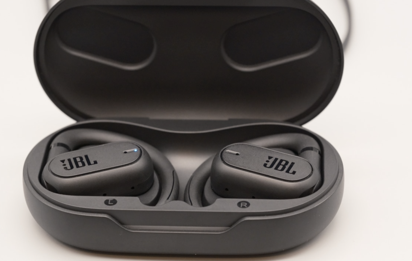 Khám phá tai nghe thiết kế phong cách mở JBL Soundgear Sense- Ảnh 3. Khám phá tai nghe thiết kế phong cách mở JBL Soundgear Sense- Ảnh 3.