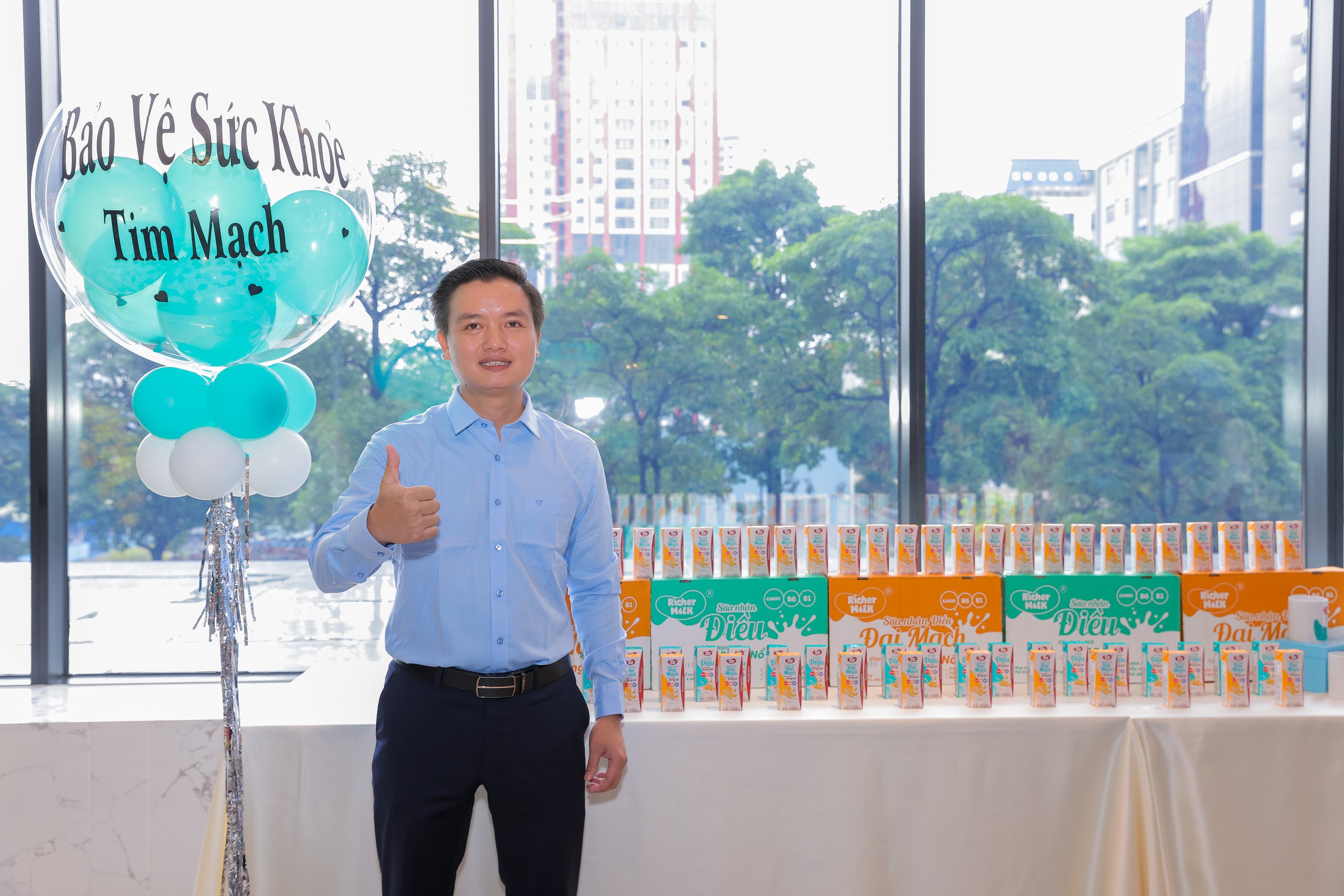 CEO Tạ Ngọc Hùng quyết tâm tạo giá trị khác biệt cho hạt điều Việt Nam- Ảnh 2. CEO Tạ Ngọc Hùng quyết tâm tạo giá trị khác biệt cho hạt điều Việt Nam- Ảnh 2.