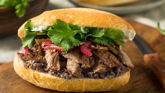 Bánh mì Việt Nam xếp hạng ngon nhất thế giới - Ảnh 4. Bánh mì Việt Nam xếp hạng ngon nhất thế giới - Ảnh 4.