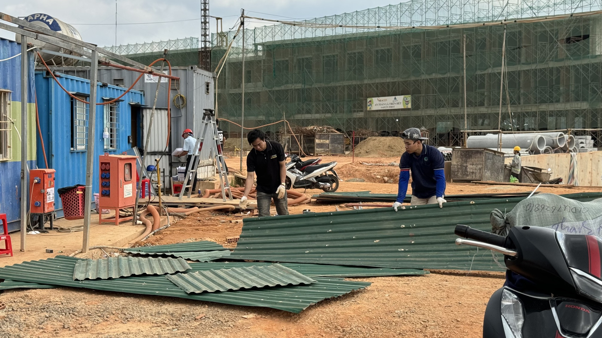 Diễn biến mới vụ xây dựng tòa nhà sai phạm trong Đồi Cù Đà Lạt- Ảnh 3. Diễn biến mới vụ xây dựng tòa nhà sai phạm trong Đồi Cù Đà Lạt- Ảnh 3.