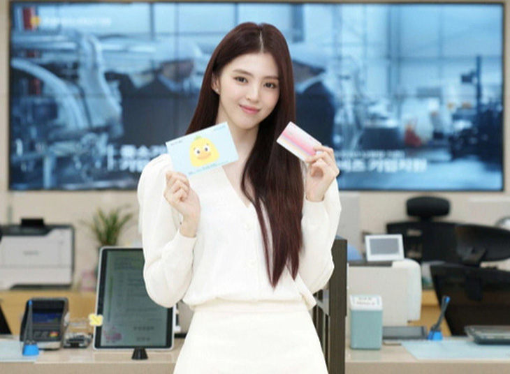 Han So Hee từng là gương mặt quen thuộc của NH Bank - Ảnh: NHBank Han So Hee từng là gương mặt quen thuộc của NH Bank - Ảnh: NHBank