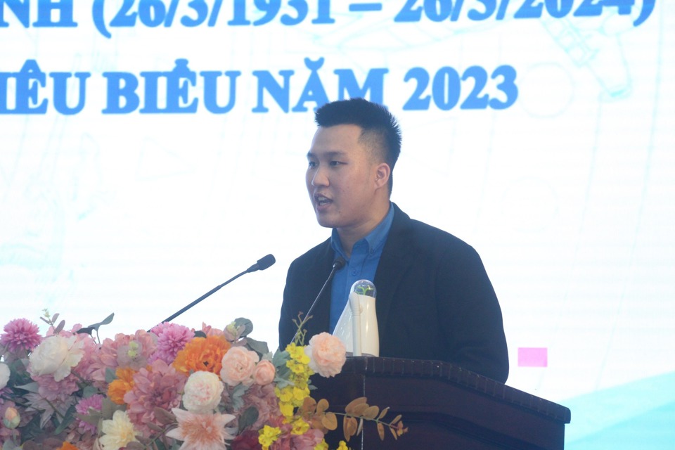 Phó Bí thư Đoàn khối các cơ quan TP Hà Nội Trịnh Anh Tú phát biểu tại hội nghị.
